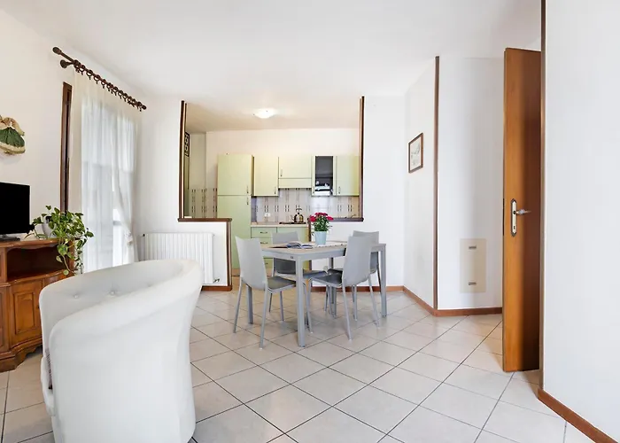 Stella Del Garda 1 Con Balcone Апартаменты *